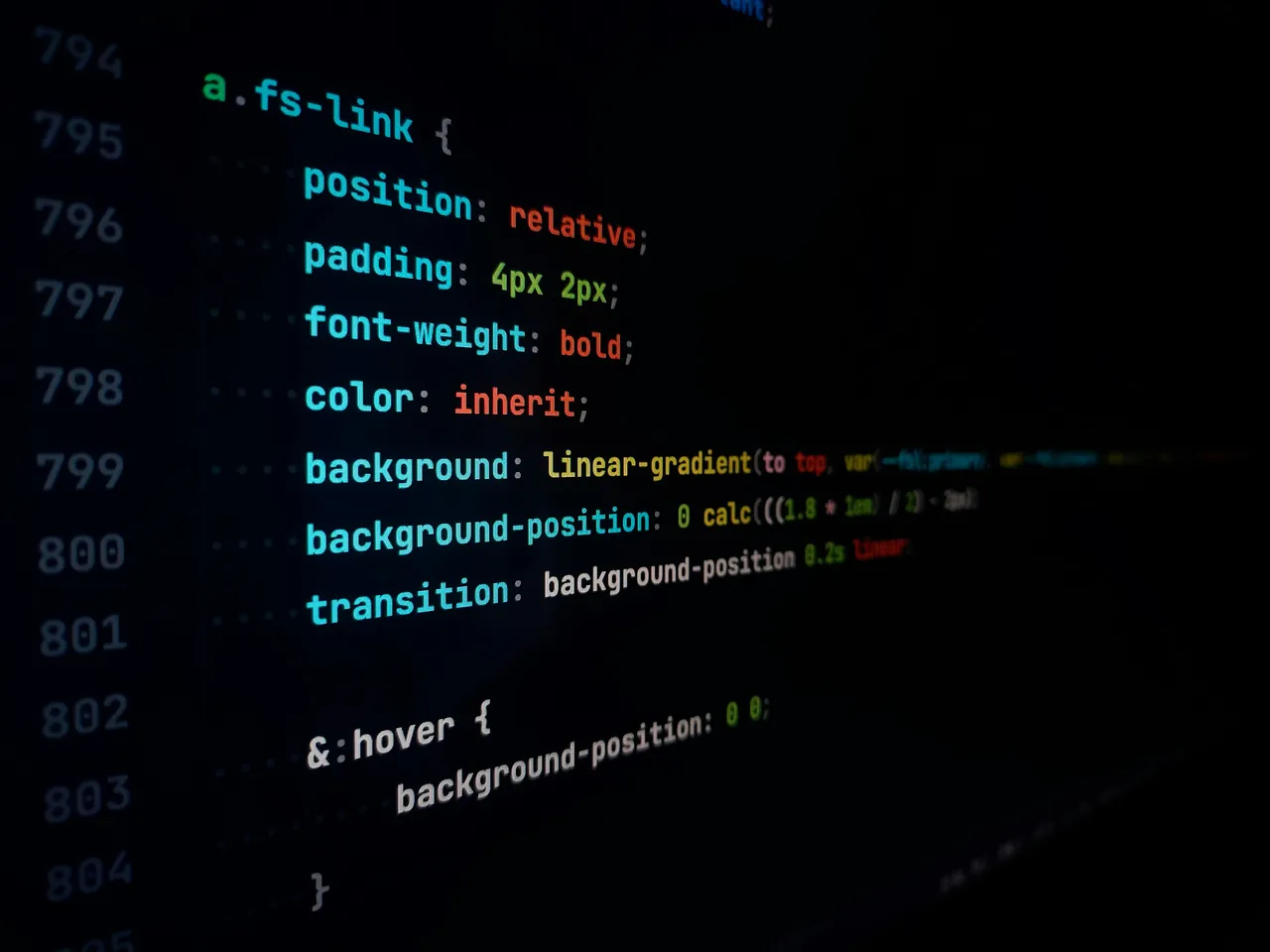 Code CSS d’une règle a.fs-link avec un padding en pixels et un calcul calc utilisant em